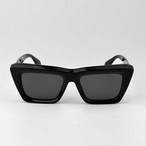 Off-White HAMPTON Women Sunglasses Black Cat Eye Frame Grey| Model OERI13L 1077